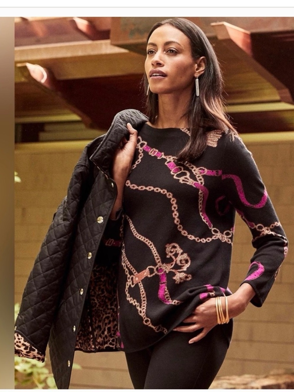 Black Chain-Print Long Sleeve Women’s Top ptp 22-24 length 25